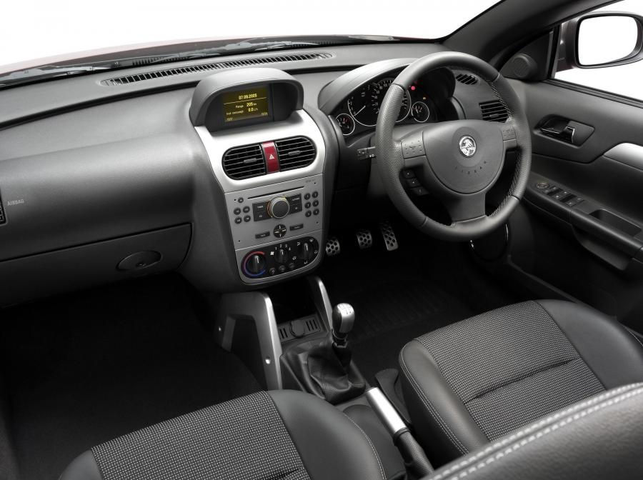  Holden Tigra 2005 года  (фото 13 из 62)